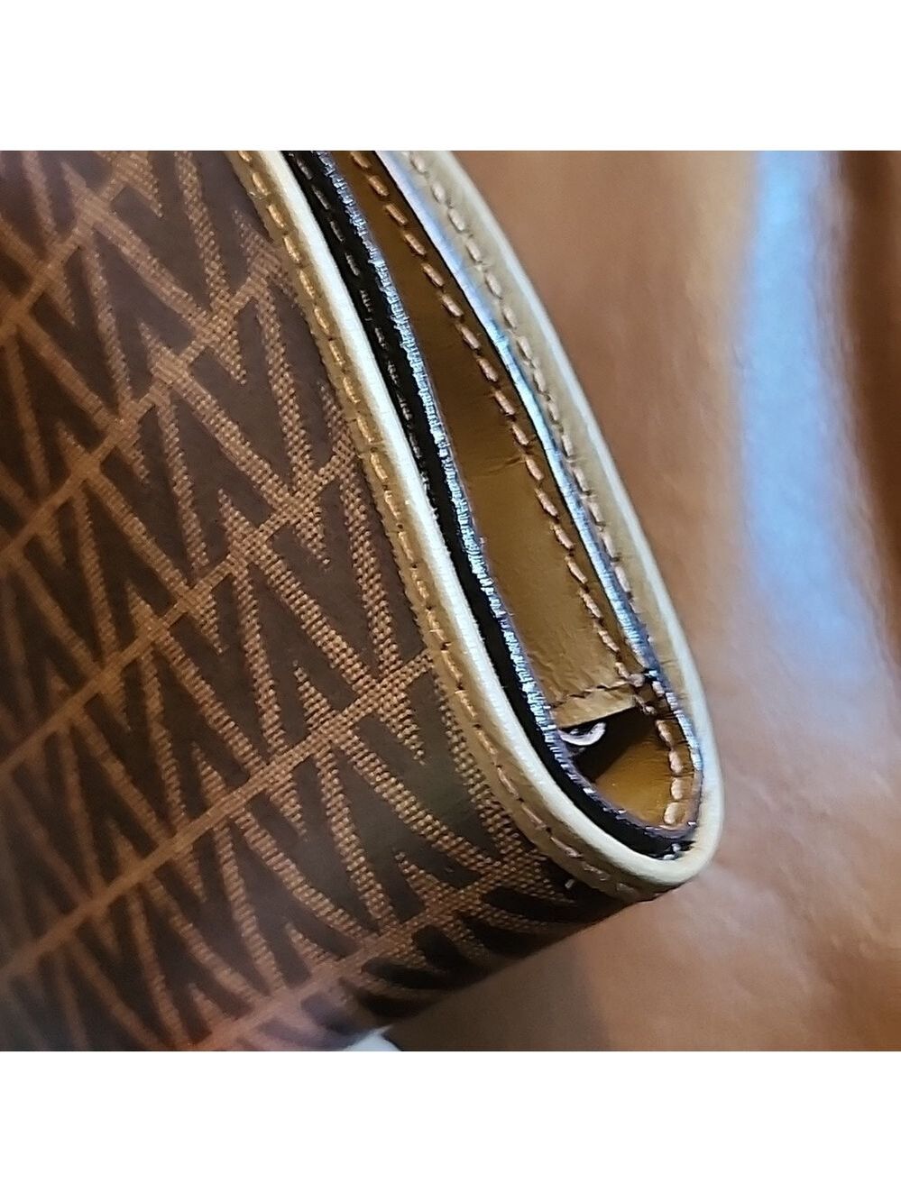 Mario Valentino  Wallet - Picture 4 of 15